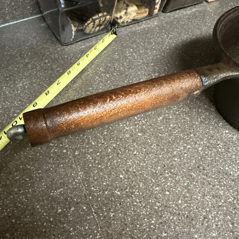 Vintage Cast Iron 2 Qt Saucepan No 6 Wood Handle‎ Removable Handle Seasoned